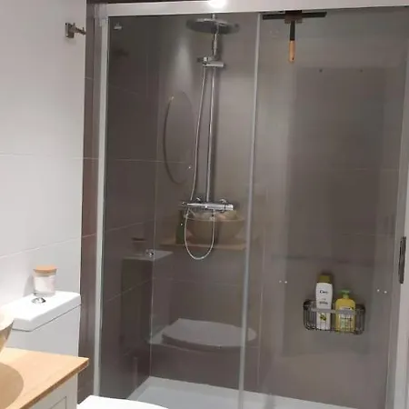 Holidays Apartman *